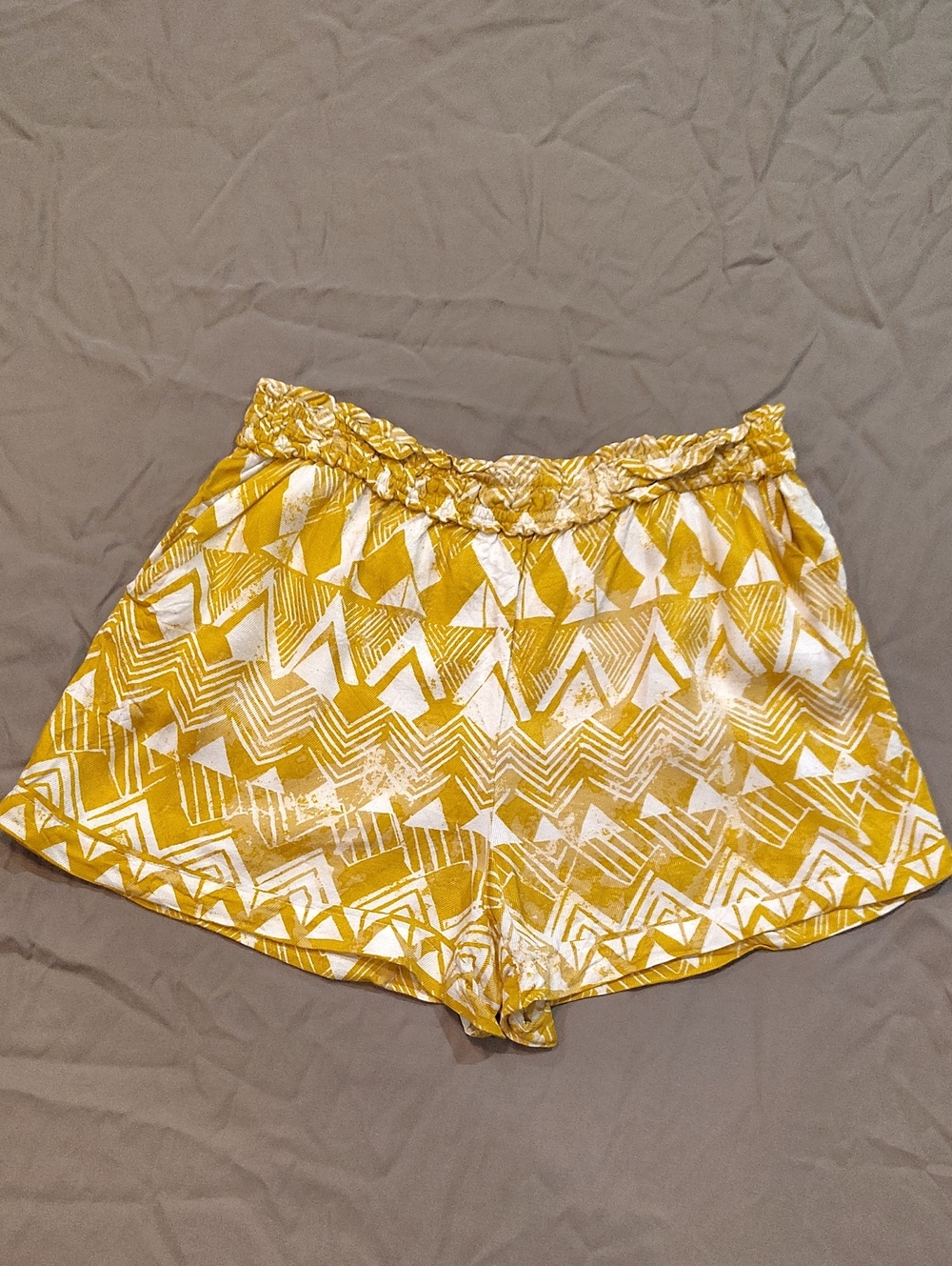 BY ANTHROPOLOGIE Easy Traveler Pull On Shorts Yellow White Women's Small